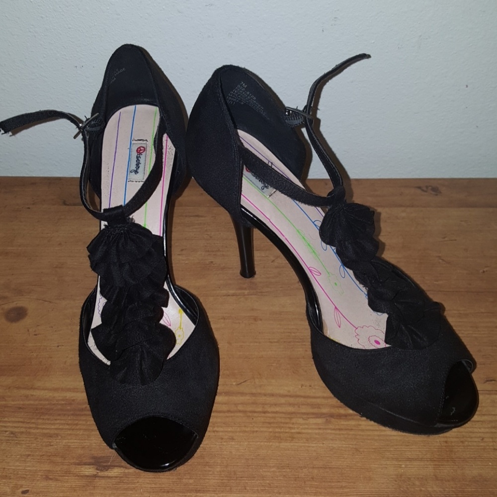 Olsenboye T-Strap Heels